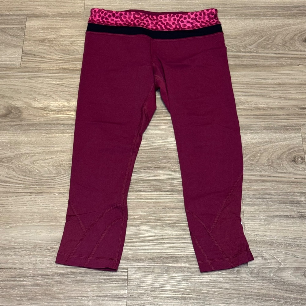 Lululemon Size 6 Magenta Run Inspire Crop Leggings